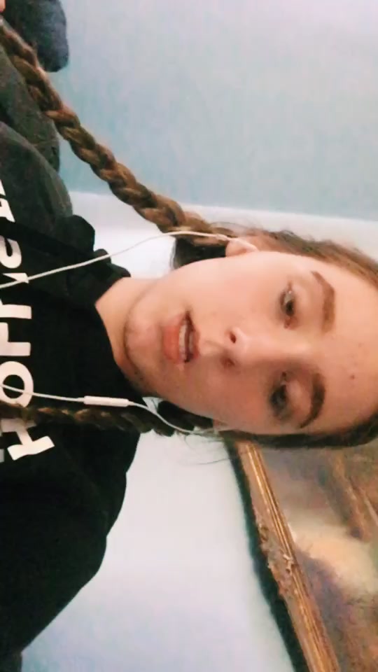 @L&iuml;l&auml;.B&oslash;rkh&atilde;rt