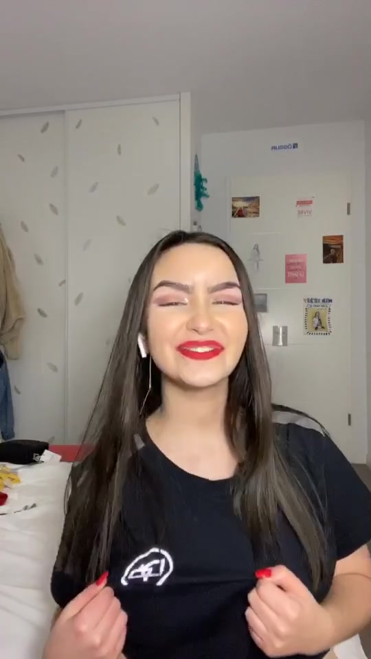 @N&eacute;lia ⵣ