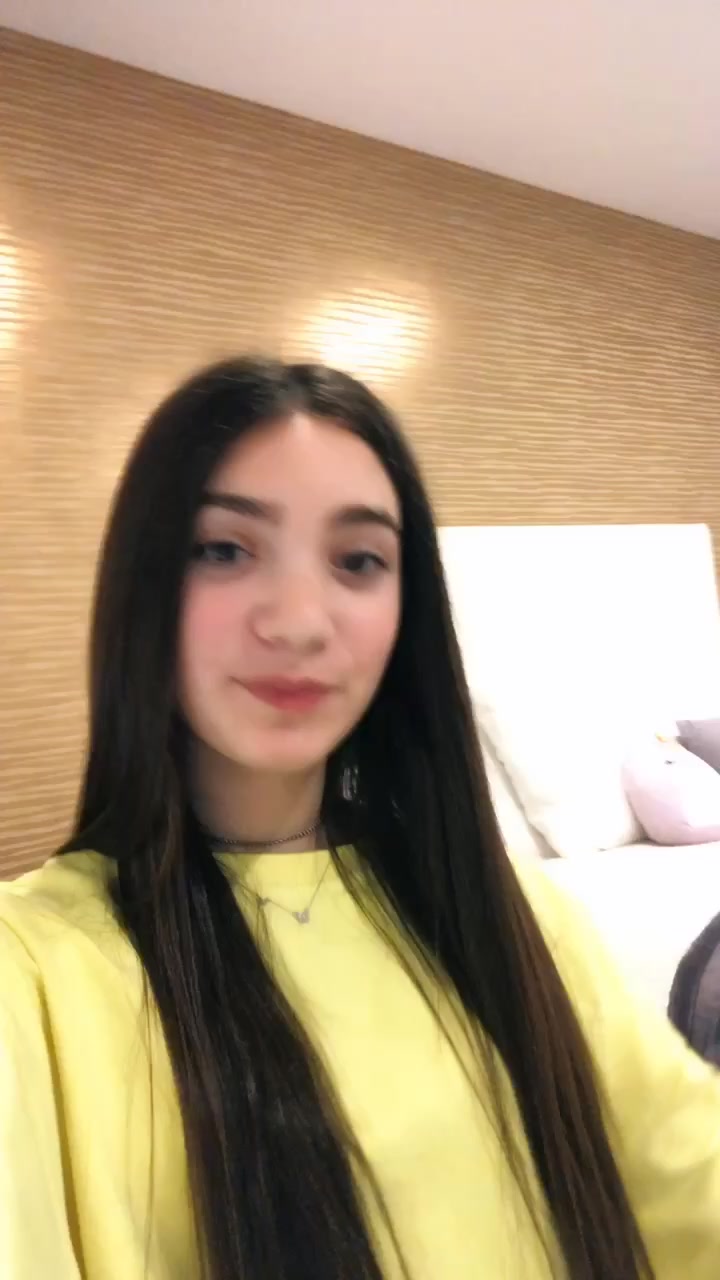@chloezacks