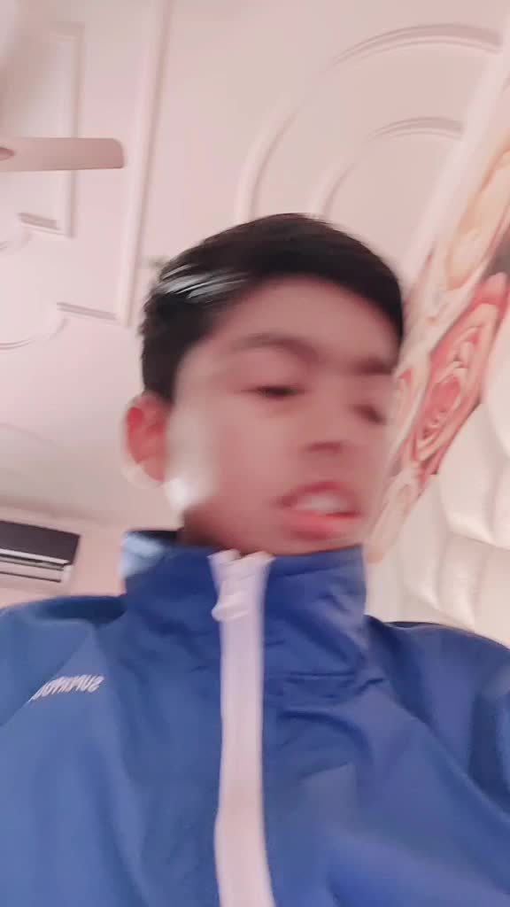 @V I V I A N