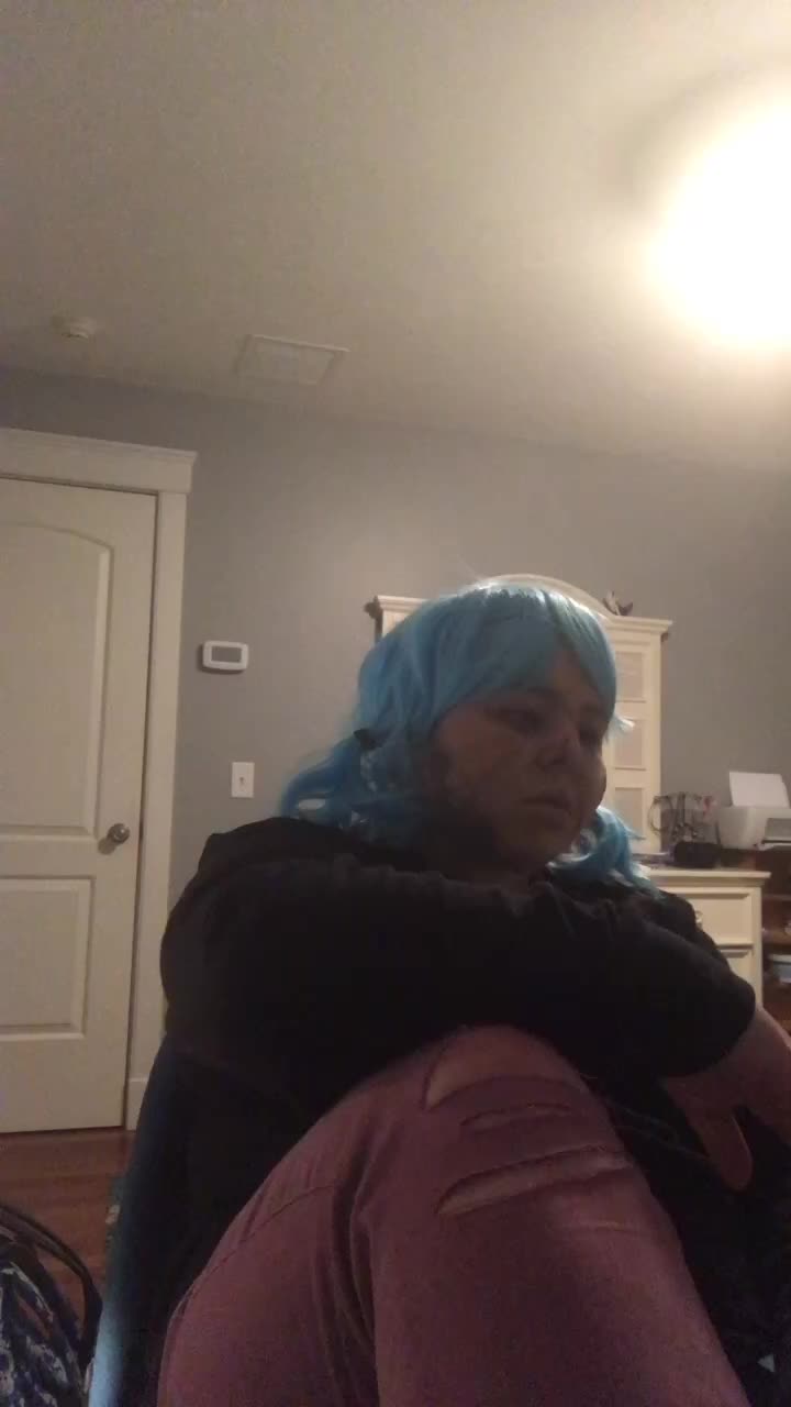 @HellaBella