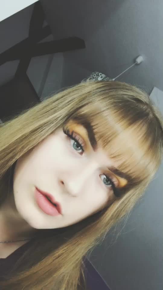 @Laura Jolie