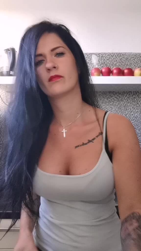 @Christin Bella