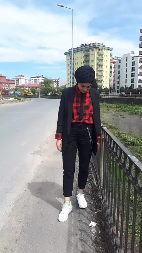 @&Ouml;zg&uuml;l Yıldırım