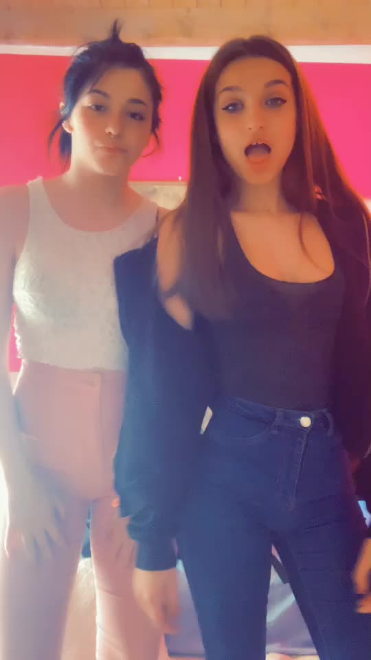 @𝖘𝖆𝖗𝖆🧸💜