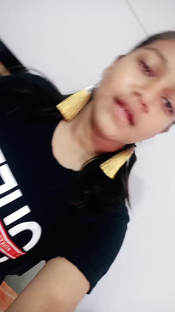 @RIYA 👑