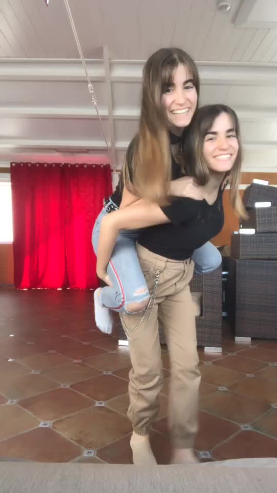 @Giuly&Maddy🌻