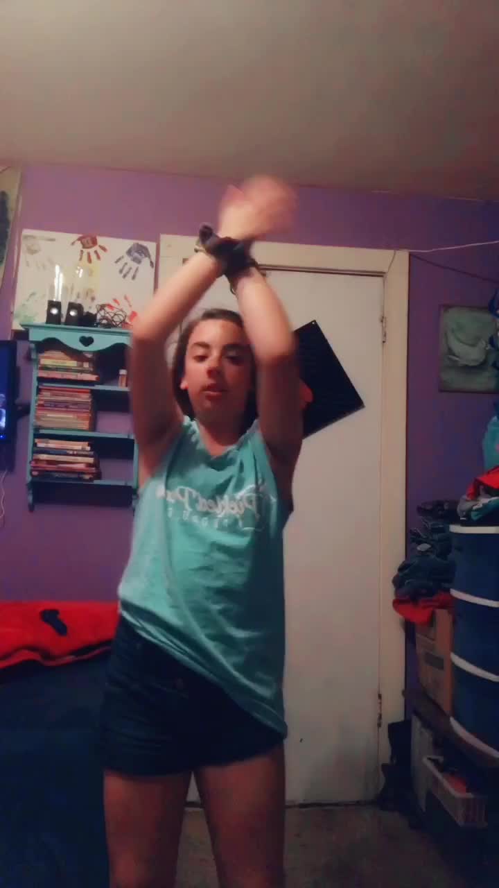 @D&aring;&ntilde;c&euml;_sq&uuml;&aring;dd👯&zwj;♀️💃🏻