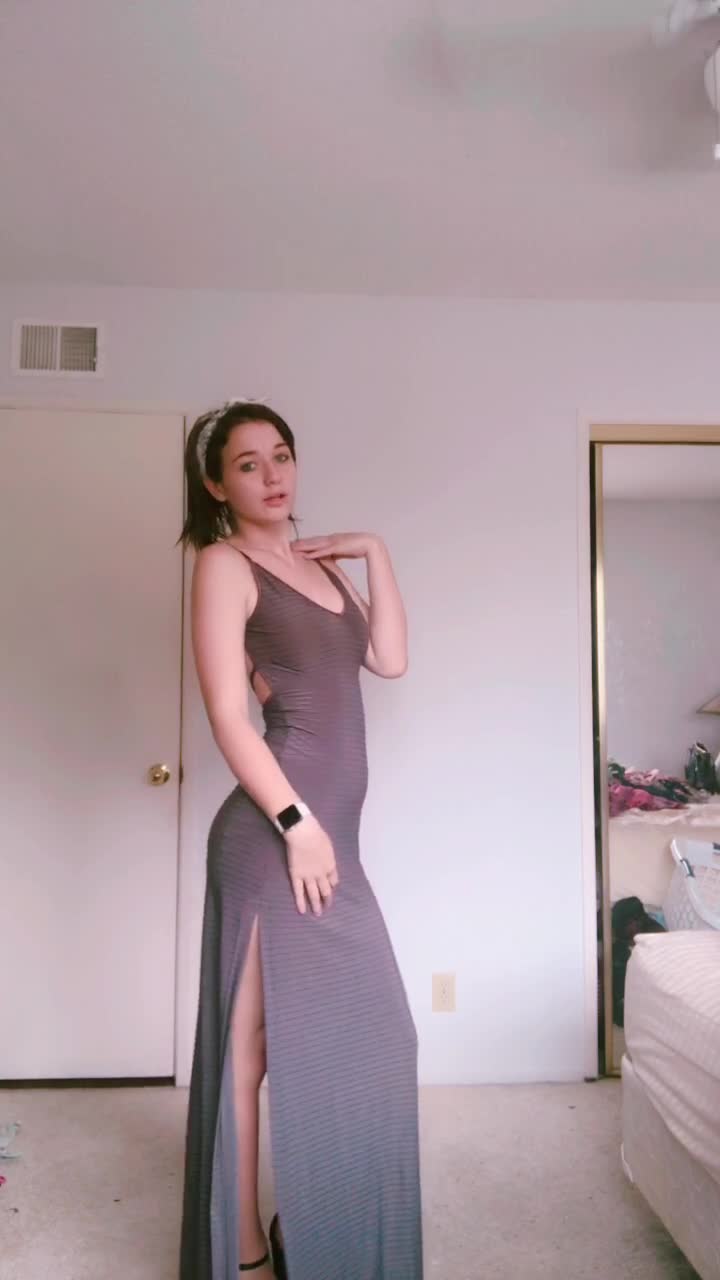 @LizzieG