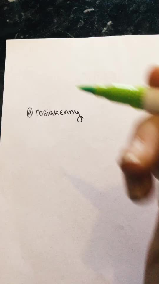 @LᴜᴄʏAɴɴᴇシ