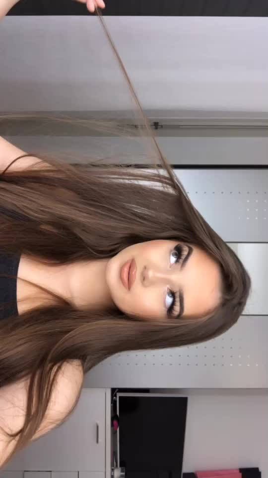 @Dzana