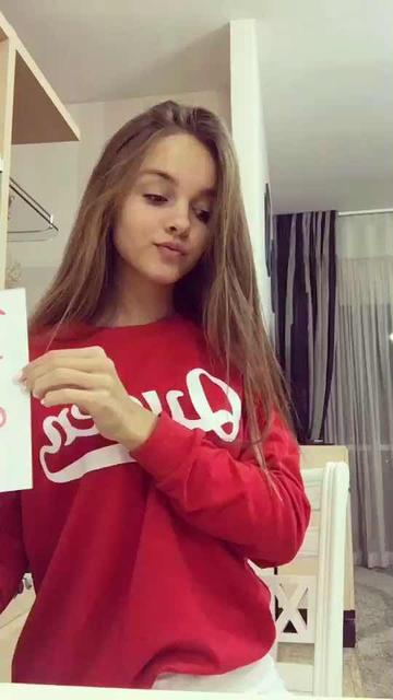 @Anna Zak
