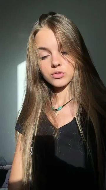 @Anna Zak