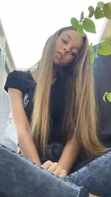 @Anna Zak