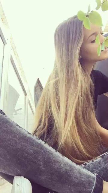 @Anna Zak