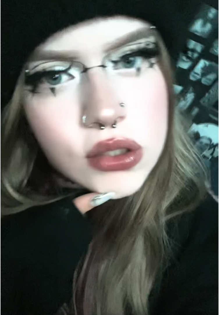 @L u n a