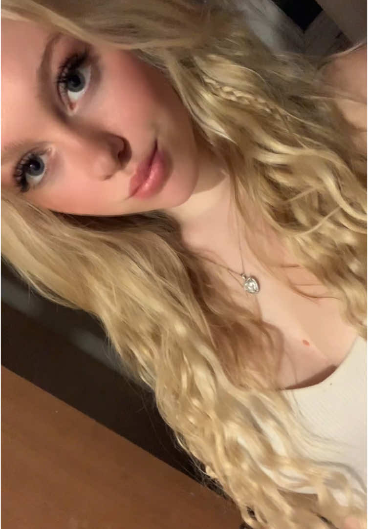 @MiaLouise🤍