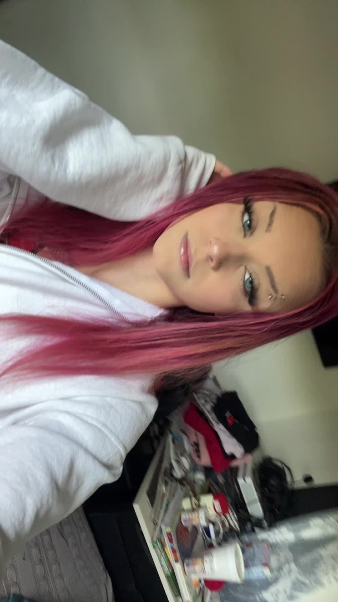 @hell0_kitty528