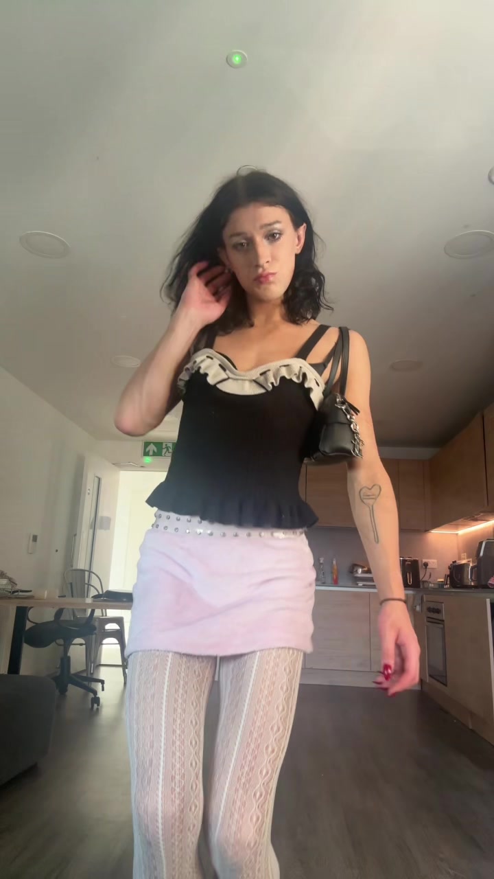 @￼