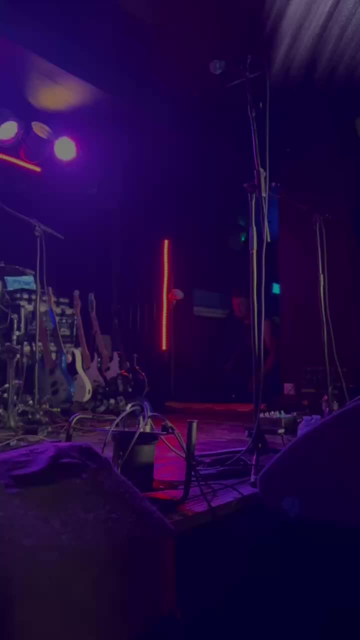 @thesixthletter