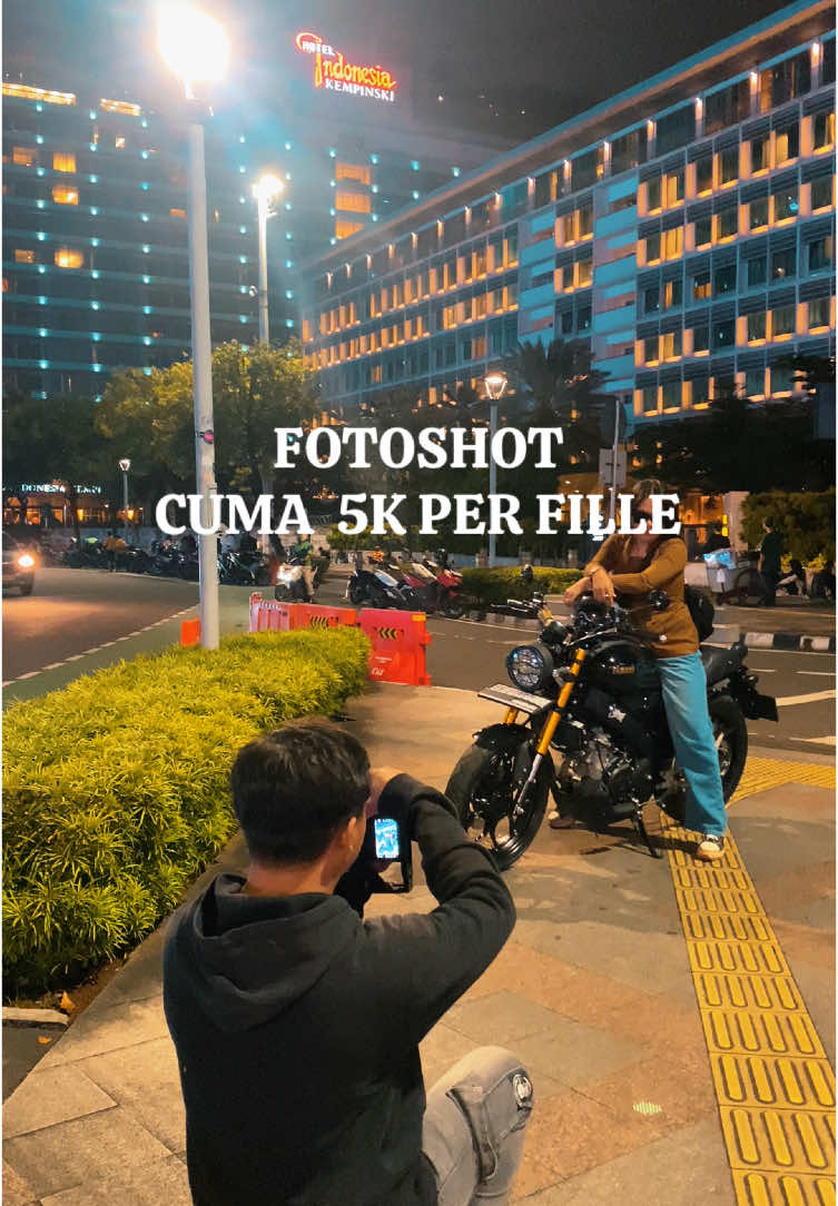 @OTOYphotograph