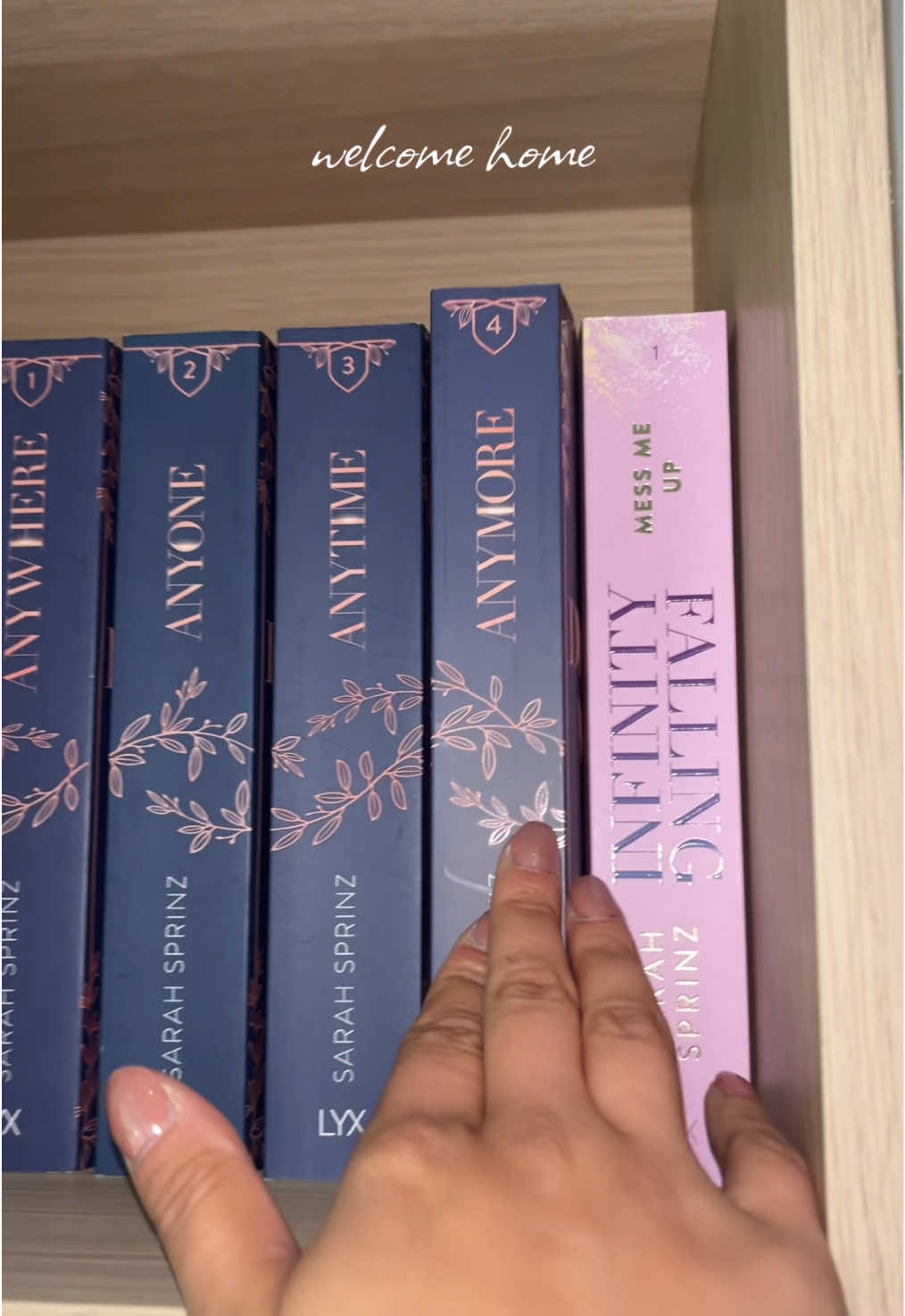 @𝐙 𝐈 𝐍 𝐀 ☁️🌷📖 | booktok