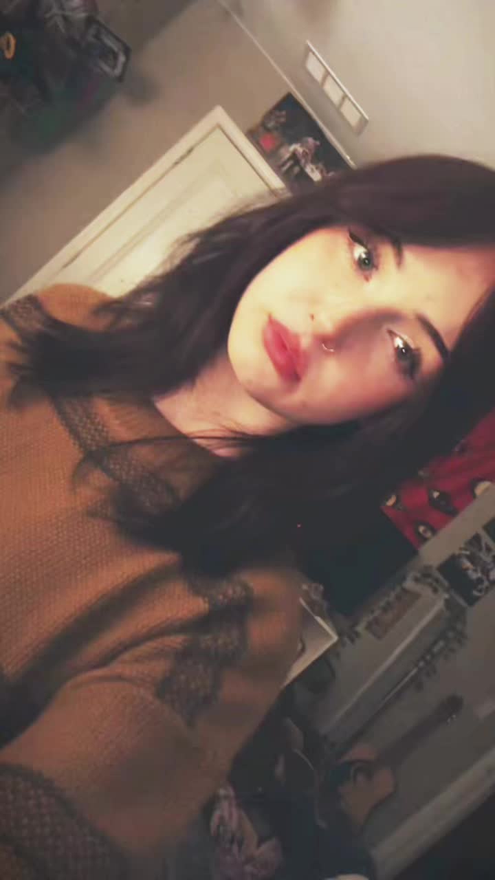 @✧･ﾟ:* claire *:･ﾟ✧