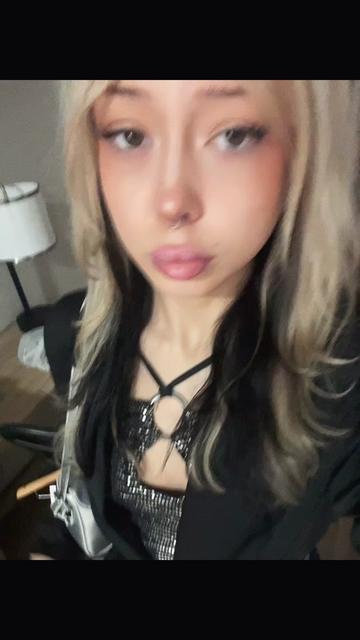 @𝗺𝗮𝗹𝗼𝗿𝗮 🌸