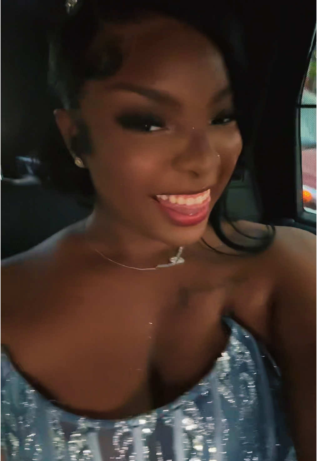 @Naysialuv’