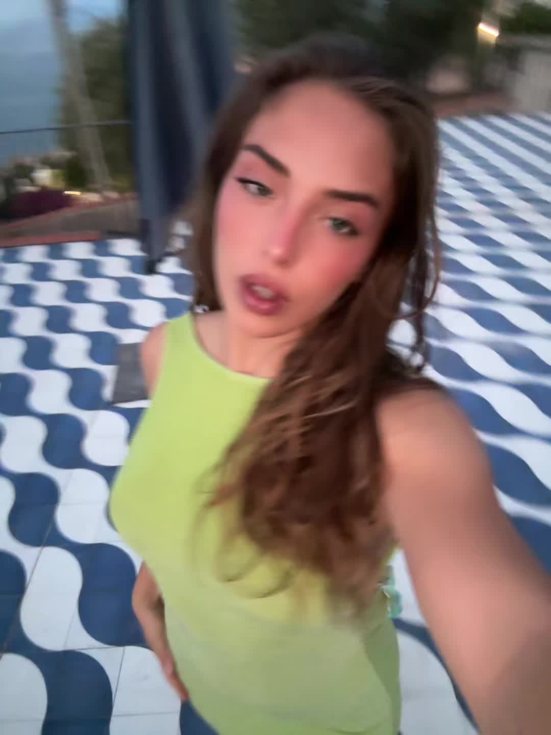 @victoriatraverso