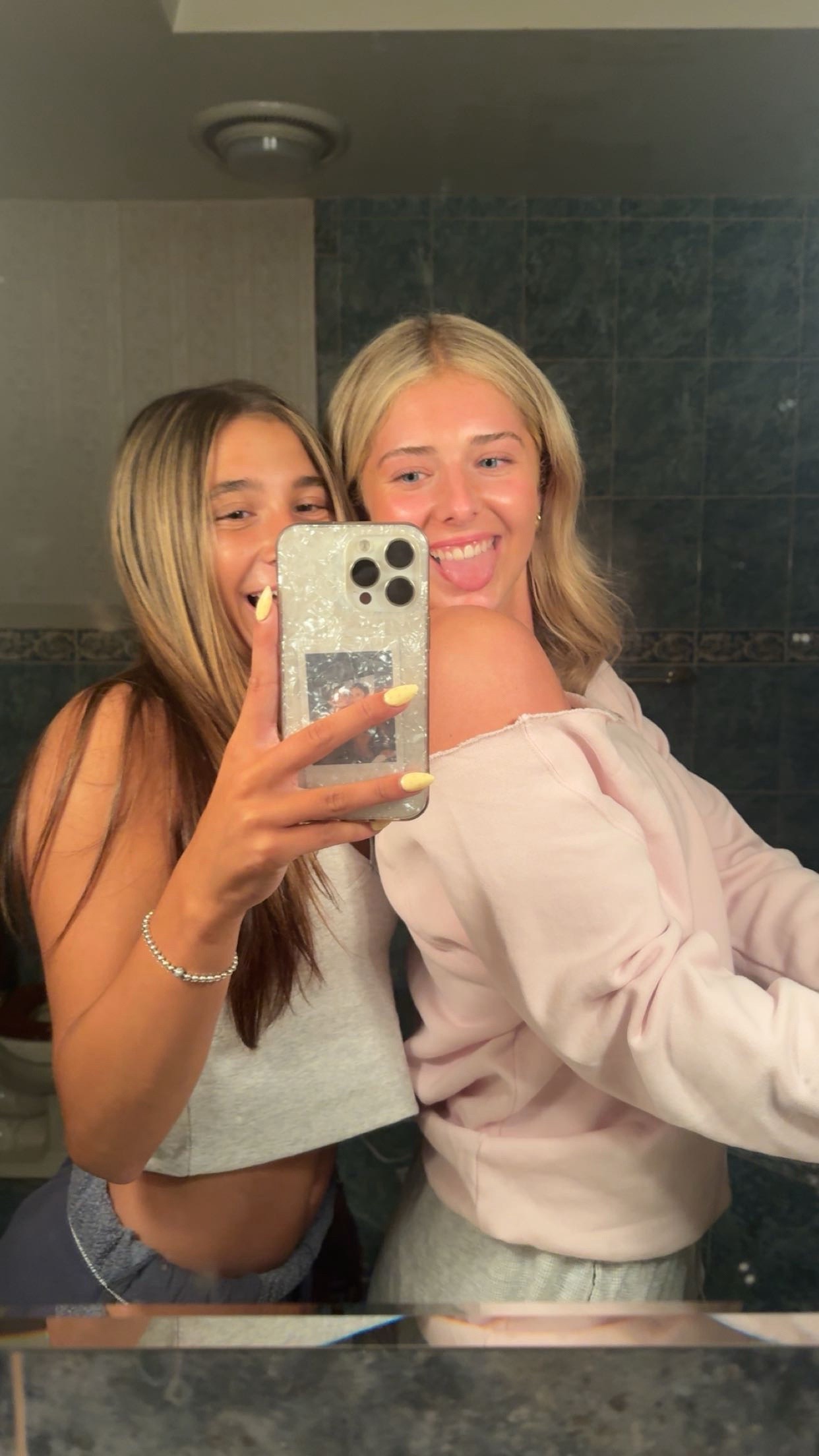 @tessatrageser