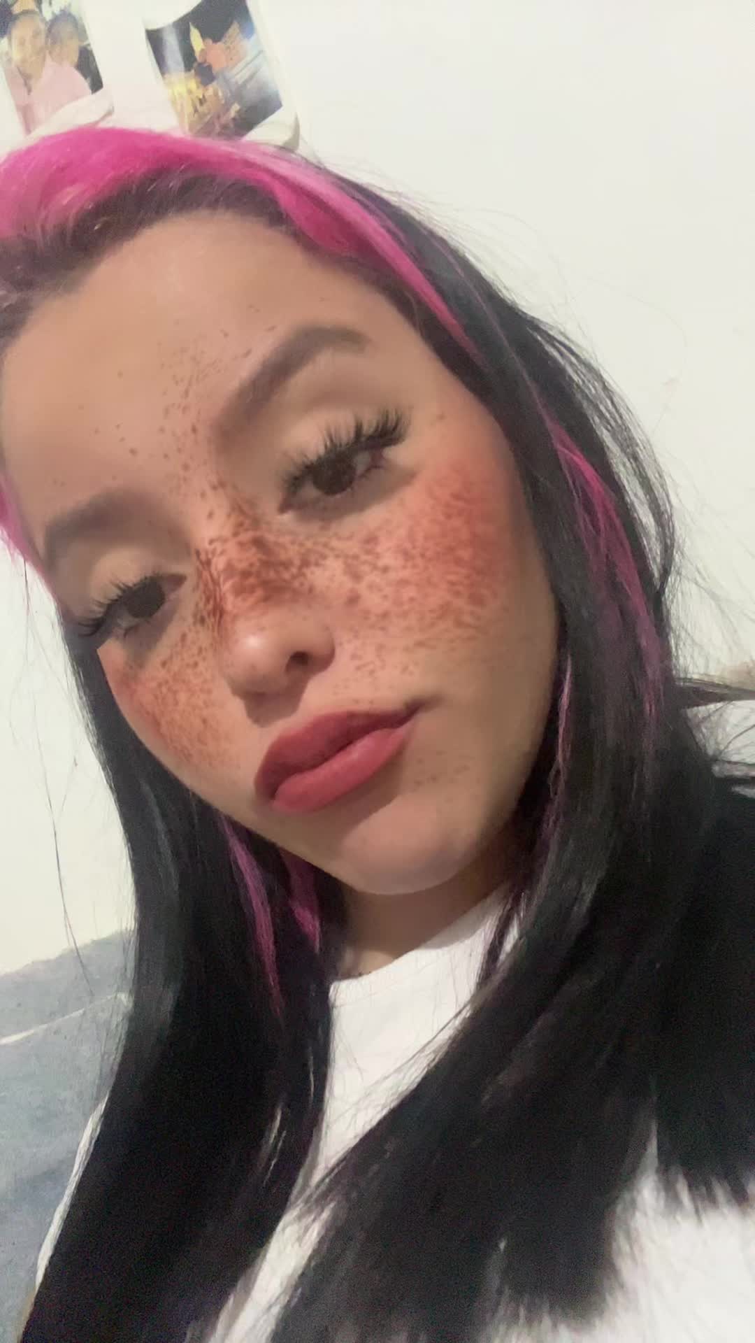 @Karla Fernanda Sigue