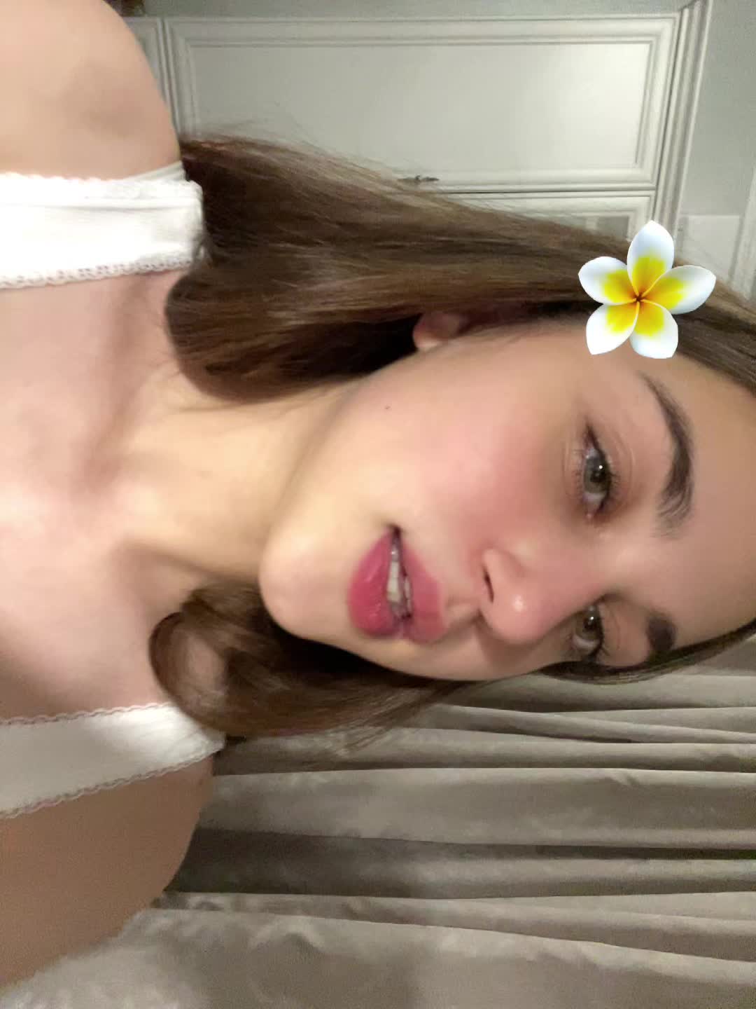 @Анька пчелка 🐝