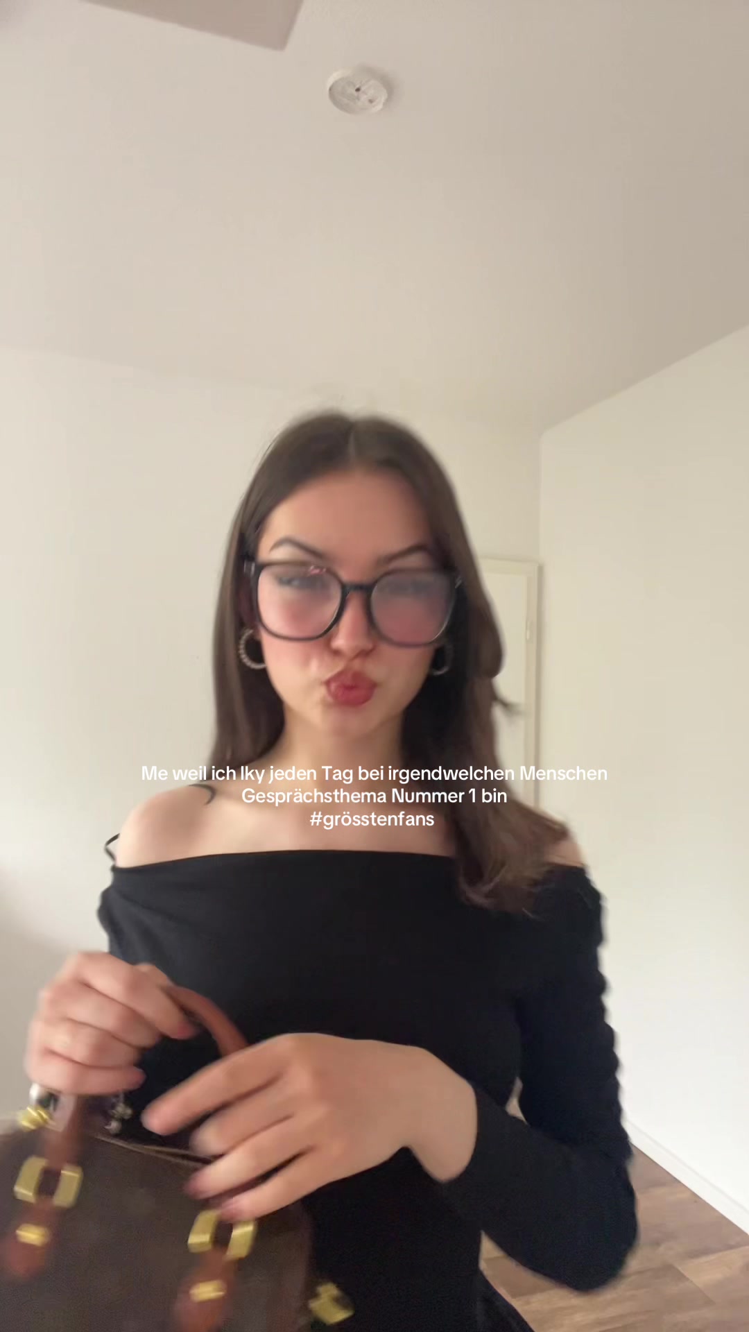 @𝐇𝐀𝐍𝐍𝐀𝐇𝐋𝐔𝐈𝐒𝐈𝐄𝐍𝐍𝐄