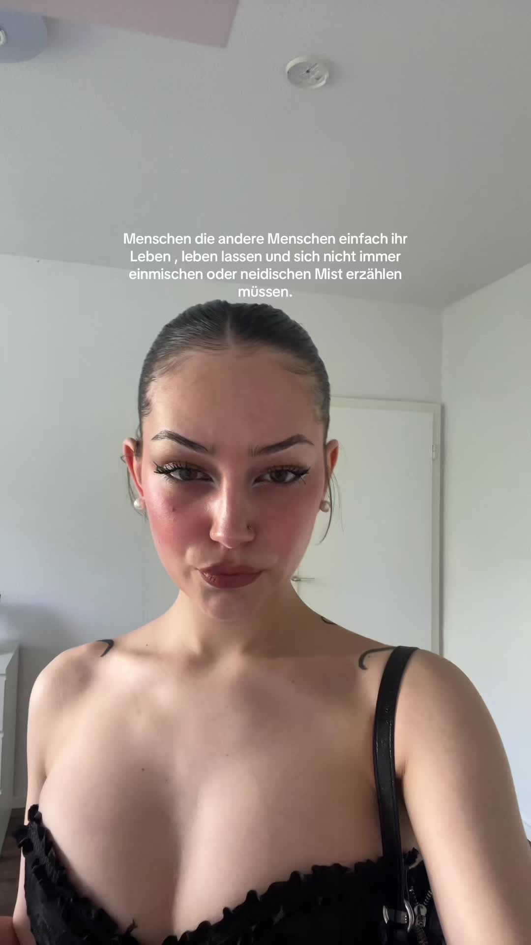 @𝐇𝐀𝐍𝐍𝐀𝐇𝐋𝐔𝐈𝐒𝐈𝐄𝐍𝐍𝐄