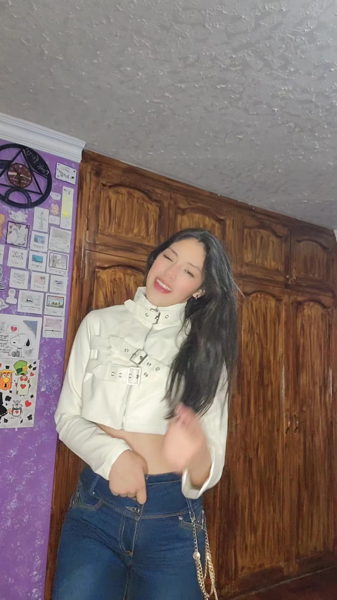 @Thais_v3