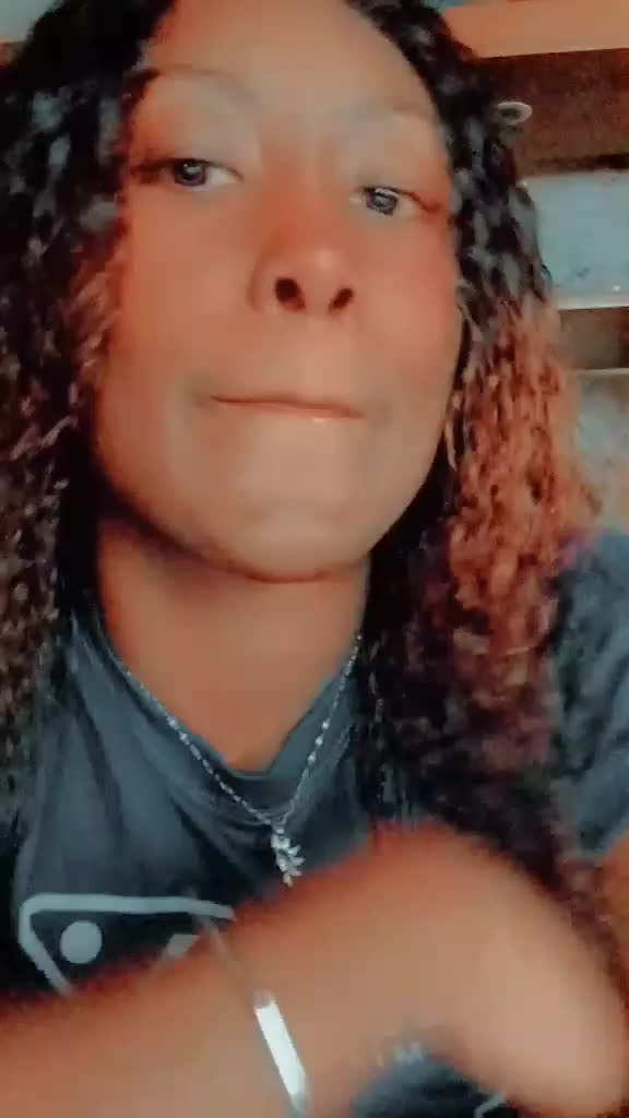 @valevasquez