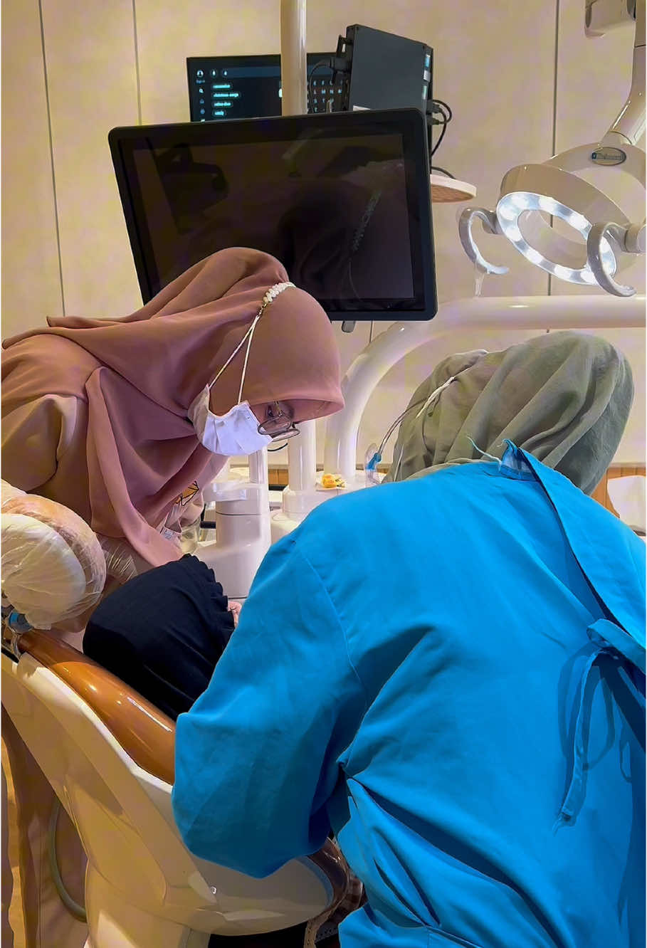 @dentalux.id