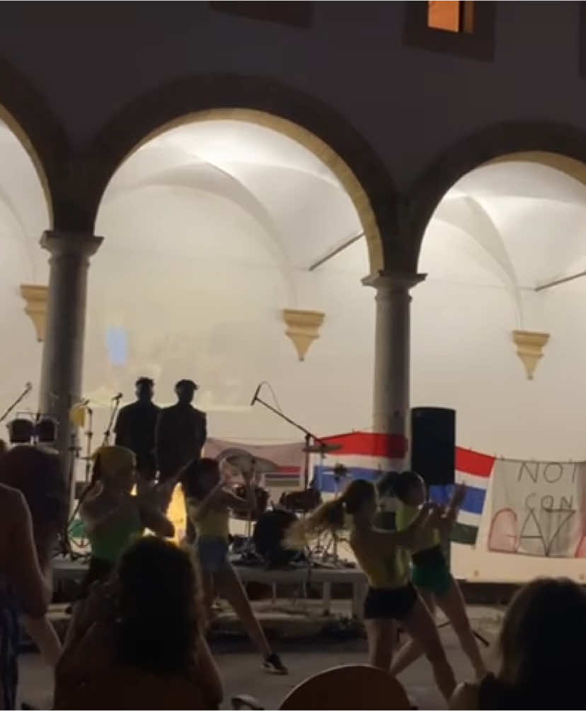 @laviniaconiglio