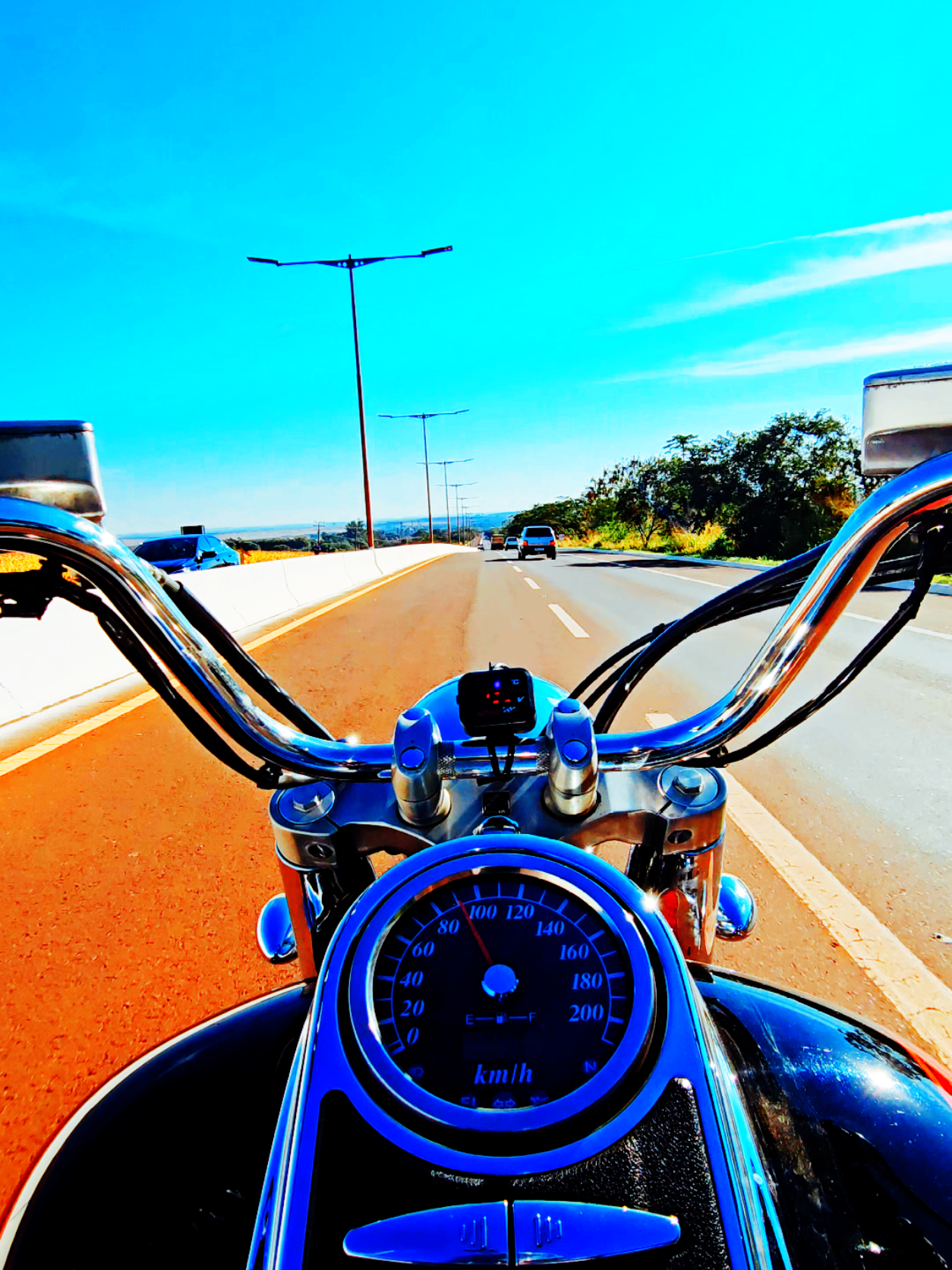 @De Moto? Pra onde?