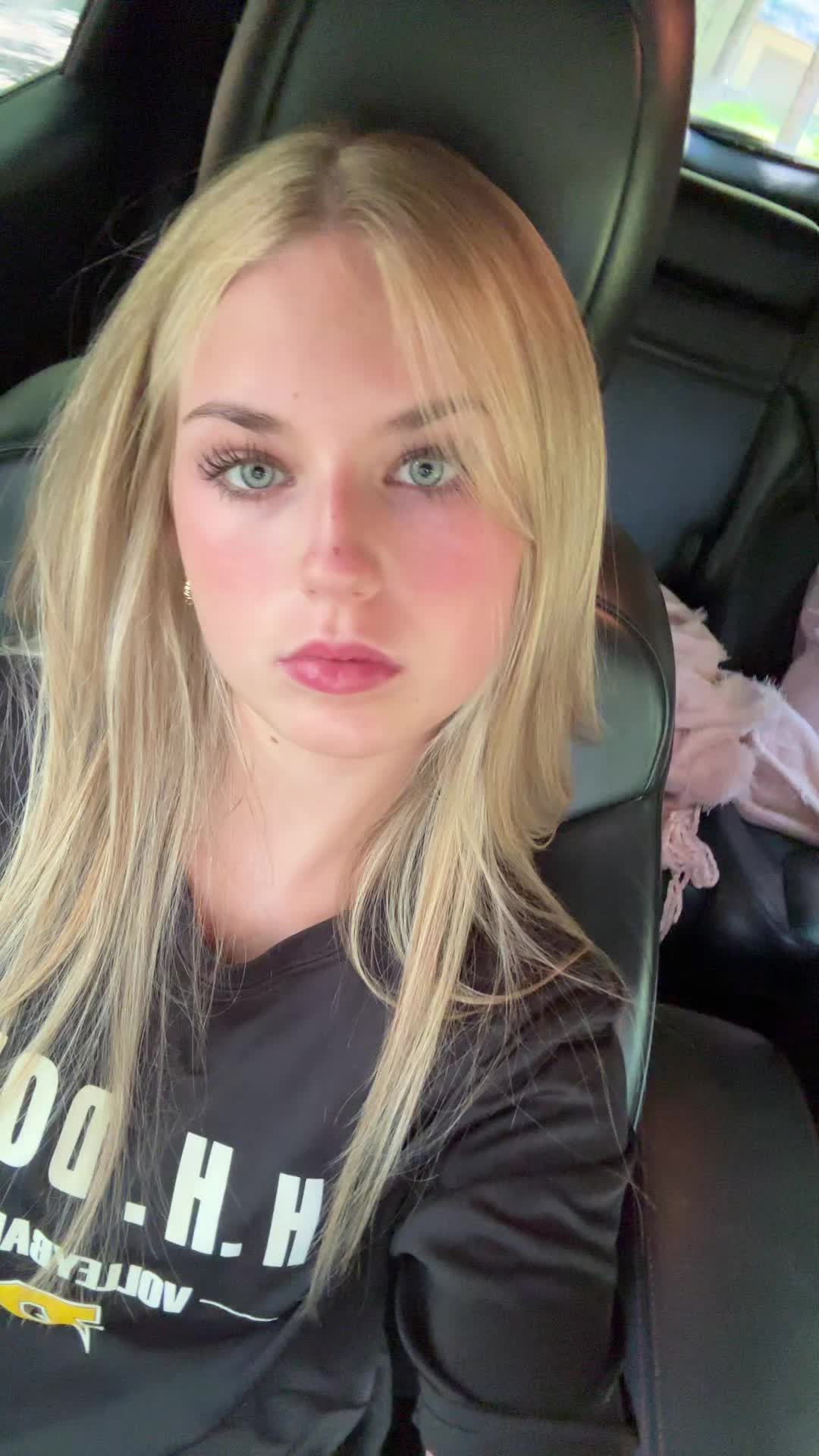@🥂