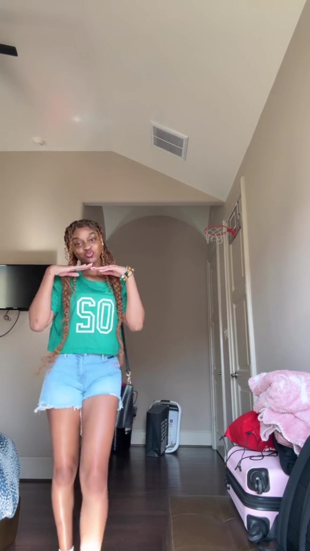 @𝐊𝐲𝐫𝐚❦