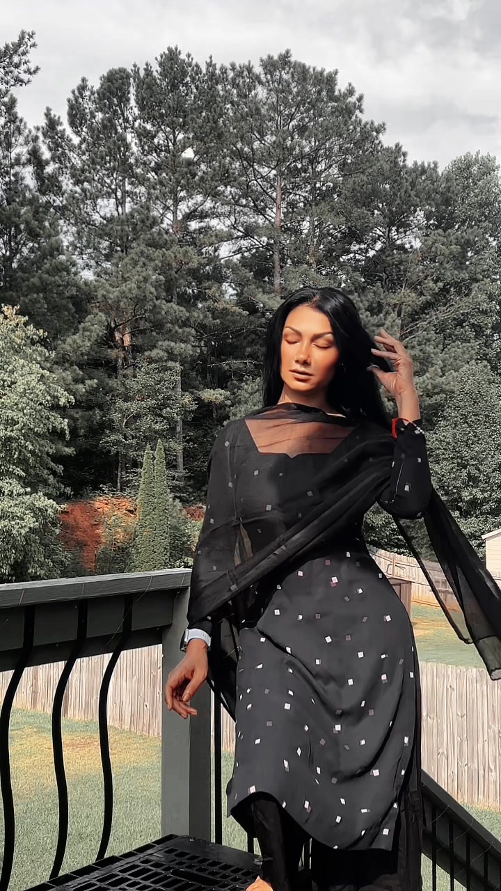 @Zoya the YouTube queen 👸✅1