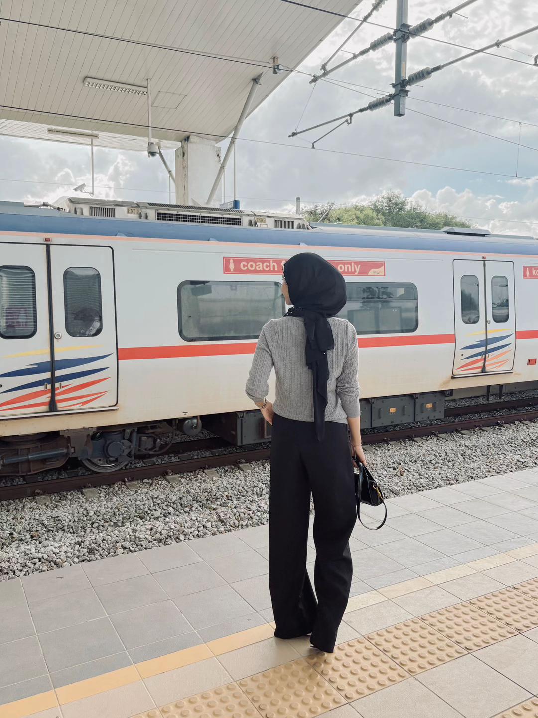 @difah ᥫ᭡