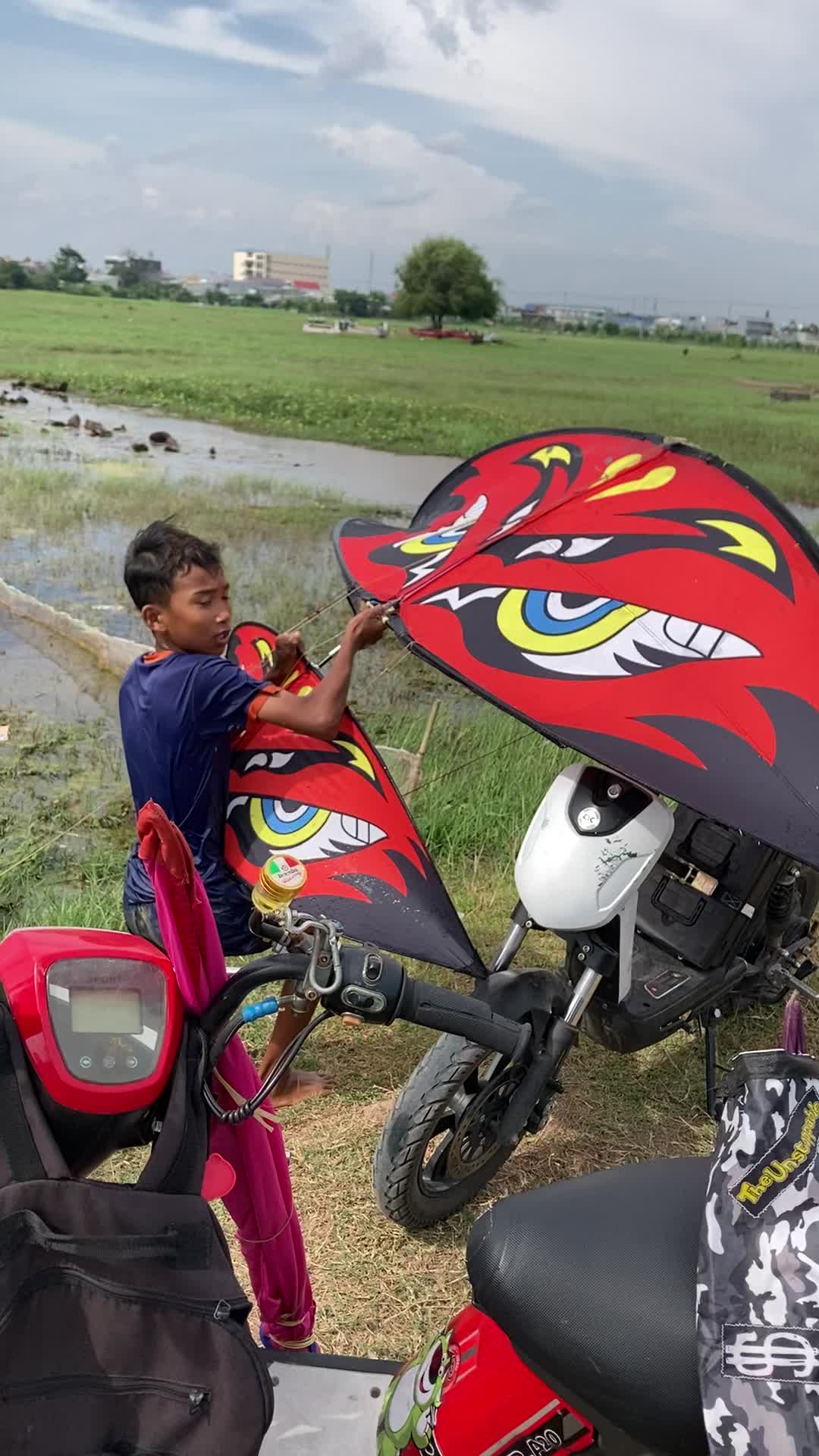 @Thả diều c&ugrave;ng Lợi