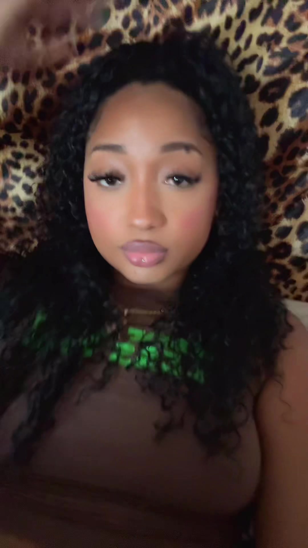 @nia