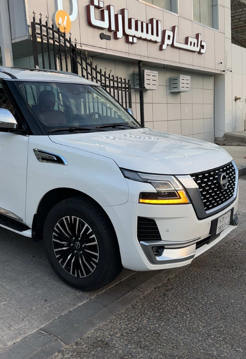 @معرض دلهام للسيارات