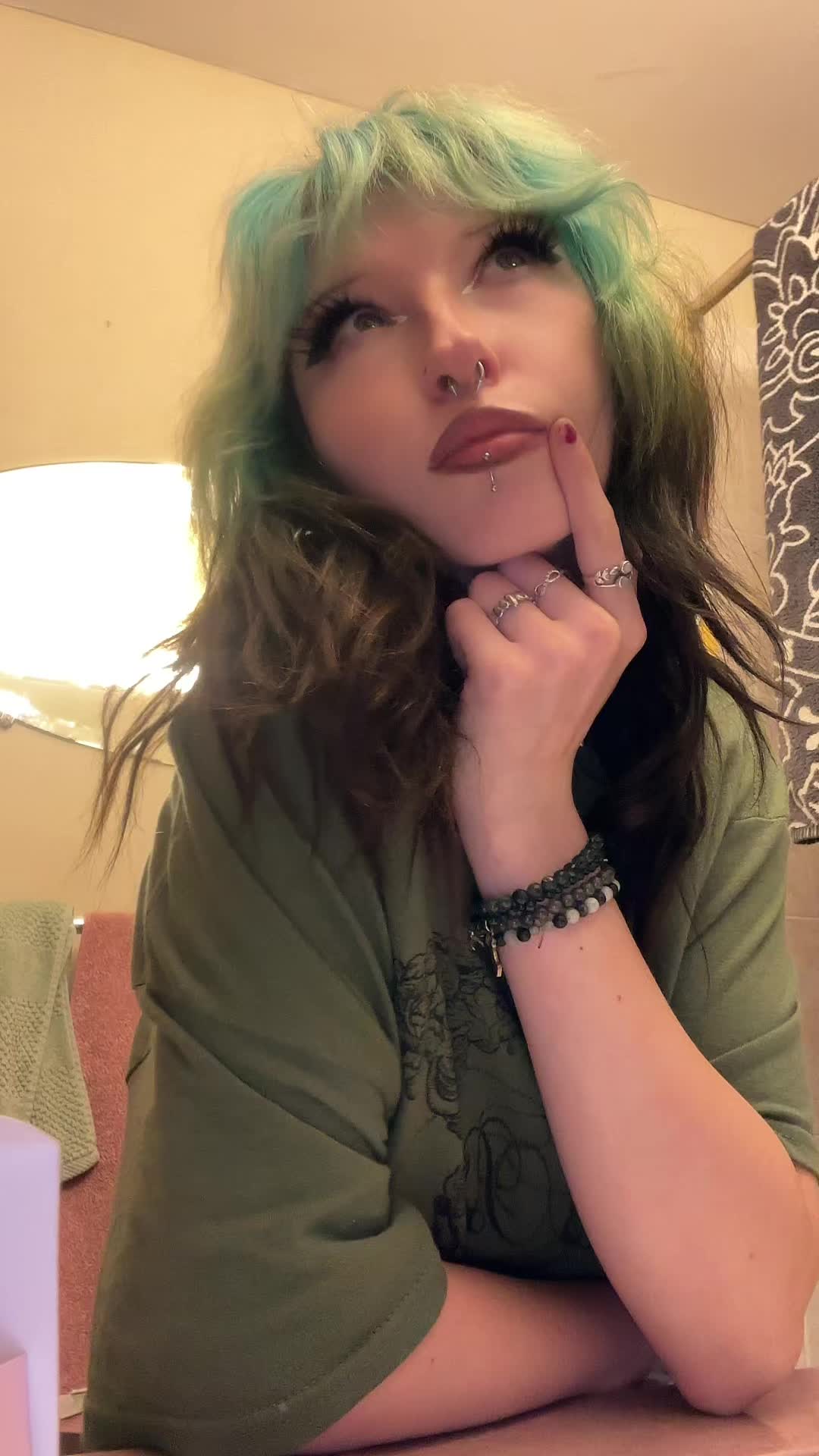 @Vic🗝️🎼☮️⚜️
