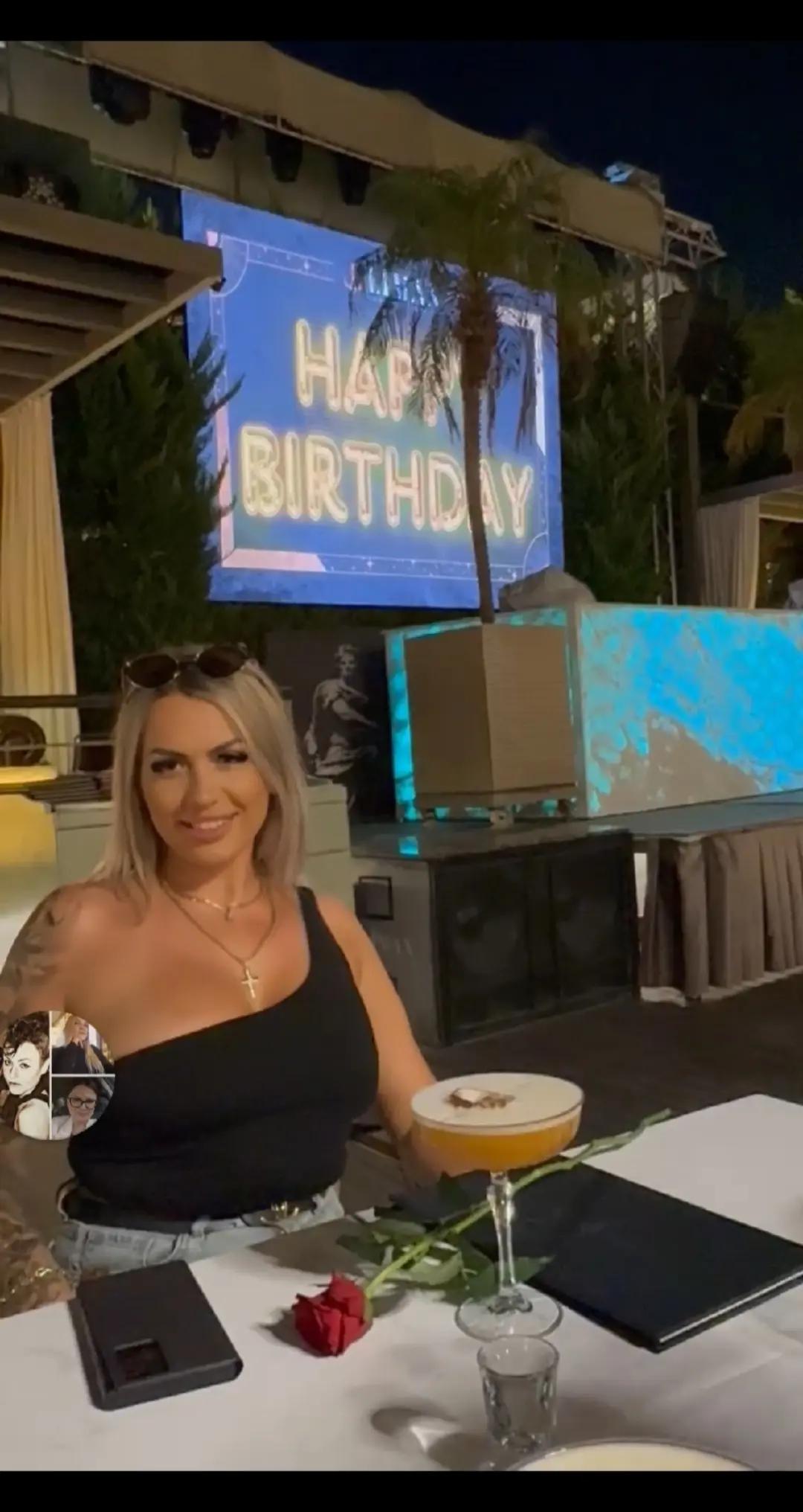 @EwelaAvon