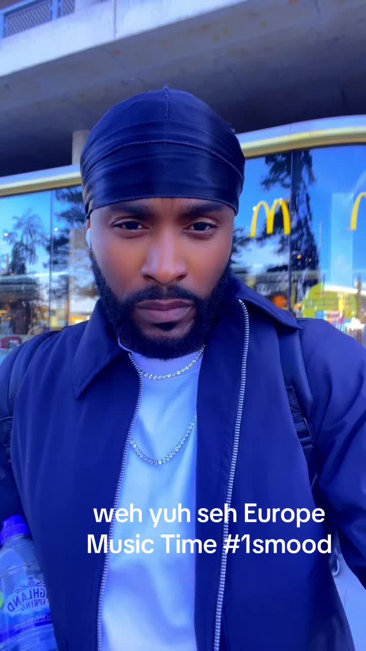@Smoodfaceofficial